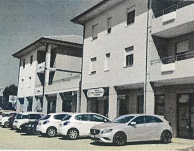 Immobile in asta di 780 m² con più di 5 locali in vendita a Camerino - Foto 2
