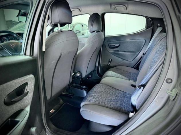 Lancia Ypsilon 1.0 70CV Hybrid Silver - Foto 10