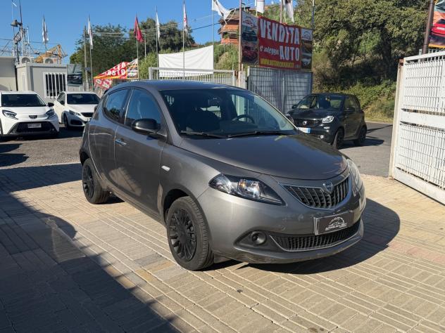 Lancia Ypsilon 1.0 FireFly 5 porte S&S Hybrid Ecochic Silver - Foto 2