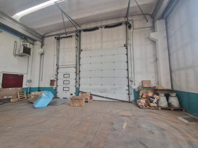 Immobile di 2950 m² con più di 5 locali in affitto a Inveruno - Foto 16