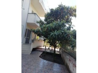 Bilocale con giardino privato
