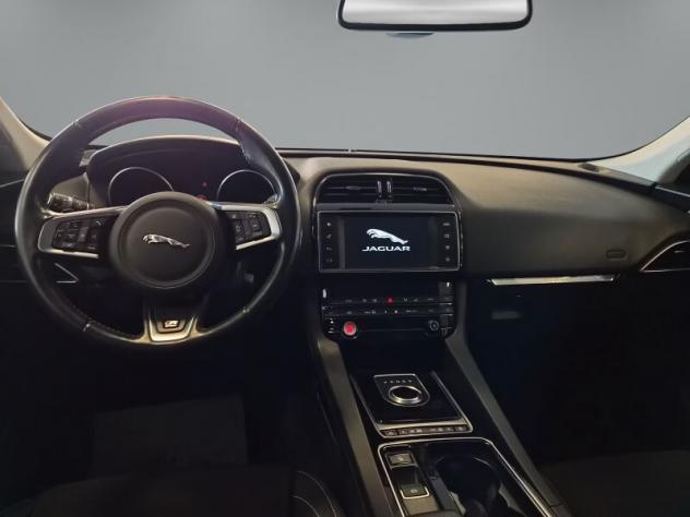 JAGUAR F-Pace (X761) F-Pace 2.0 D 180 CV AWD aut. R-Sport - Foto 10