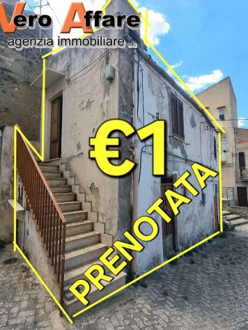 V004371 - VENDESI CASA SINGOLA A 1€ A CAMPOFRANCO