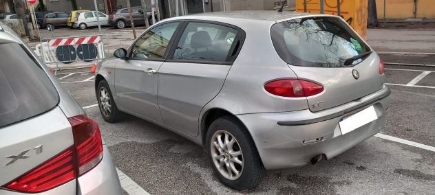 Alfa Romeo 147 1.9 JTD 8V 115CV 5p. Distinctive - Foto 4