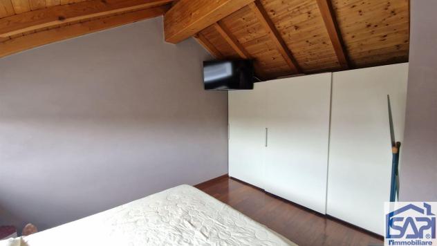 Porzione di villa bifamiliare completamente ristrutturata su più livelli - Foto 19