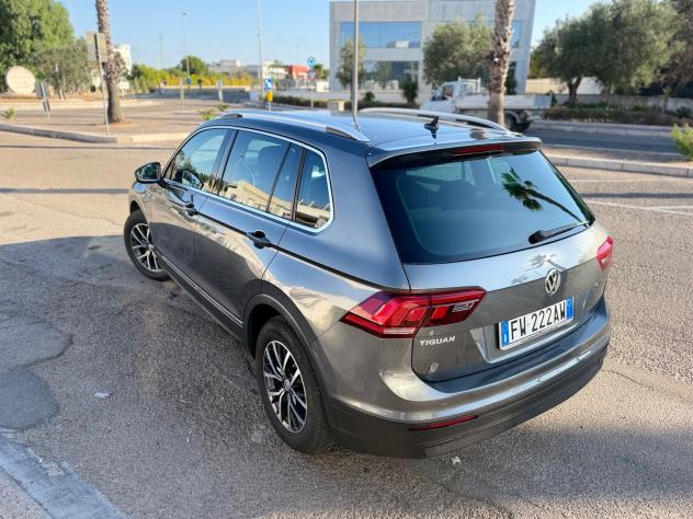 Volkswagen Tiguan 2.0 TDI SCR DSG Business BlueMotion Technology - Foto 4