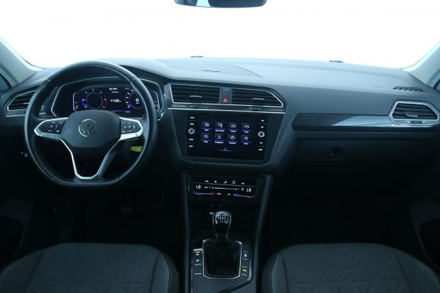 Volkswagen Tiguan 2.0 TDI SCR Life / Fari LED - Digital Cockpit Pro - Side assist - ACC - Ambient Pack - Cristalli posteriori e lunotto oscurati - Foto 9