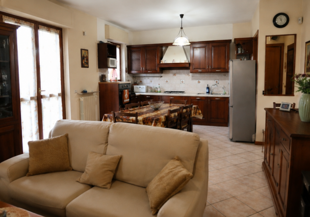 TRILOCALE AMPIO CORSO REGINA MARGHERITA