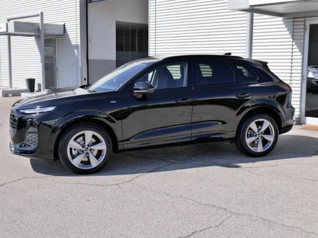 AUDI Q3 NEW 2.0 Tdi 150cv S-tronic S-line edition rif. 24149663 - Foto 2