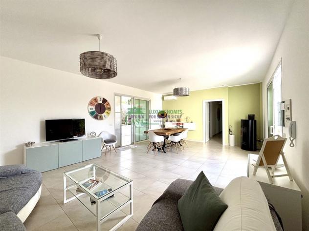 RIF. 2283 - Villa a schiera con verande e garage a Marina di Ragusa - Foto 2
