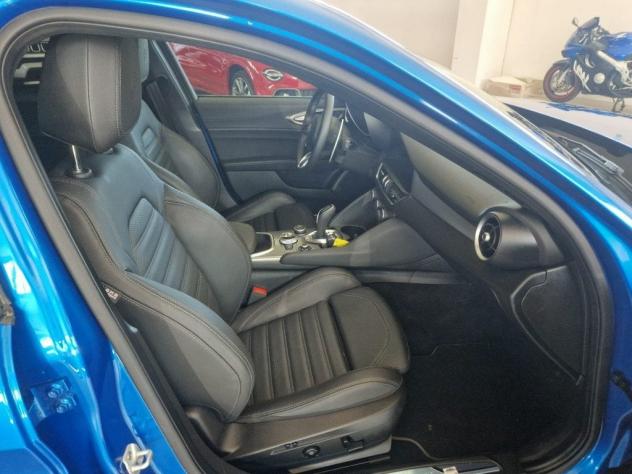 Alfa Romeo Giulia 2.2 Turbodiesel 210 CV AT8 AWD Q4 Veloce - Foto 8