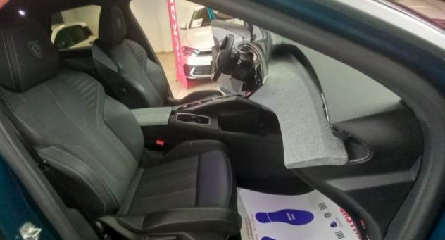 PEUGEOT 3008 Hybrid 145 e-DCS6 GT rif. 23709436 - Foto 9