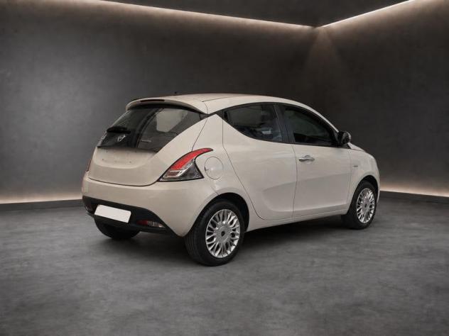 Lancia Ypsilon 1.0 FireFly 70cv S&S Hybrid SILVER - Foto 4