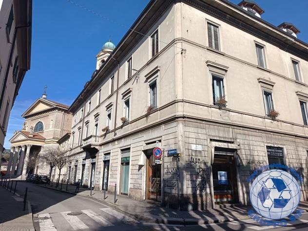 negozio angolare tre vetrine - Foto 2