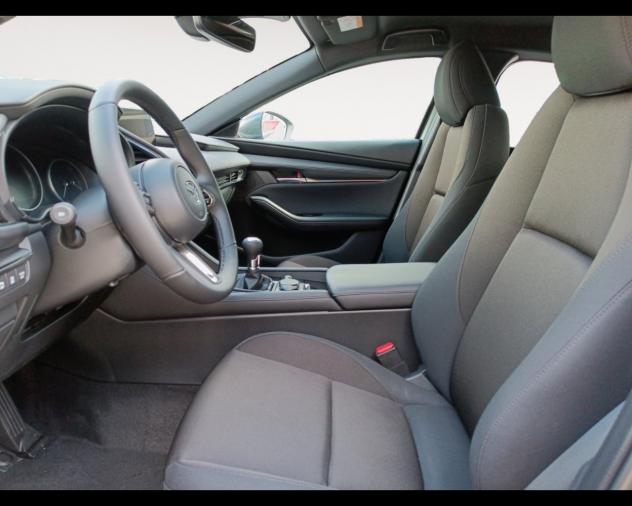 Mazda Mazda3 Nuova 2026 5HB 2.5L e-SKYACTIV G 140ps 6MT FWD Centre-Line - Foto 9