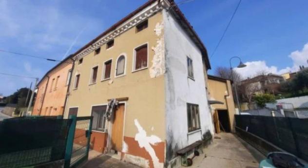 Immobile in asta di 267 m² con più di 5 locali e box auto in vendita a Pianezze - Foto 2