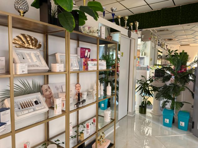 Vendesi centro estetico 50 mq – avviato affito mesille 350 in centro comerciale - Foto 4