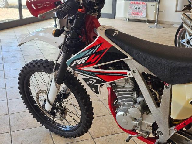 AJP PR4 125 Supremoto Pro 2.500km 2018 GUIDA A1 - Foto 10