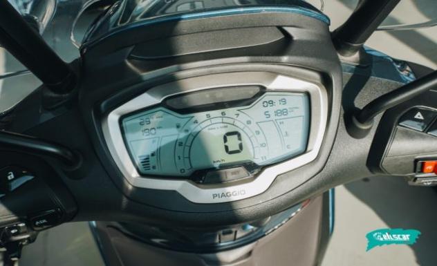 PIAGGIO Beverly 300 i.e. hpe rif. 23930991 - Foto 6