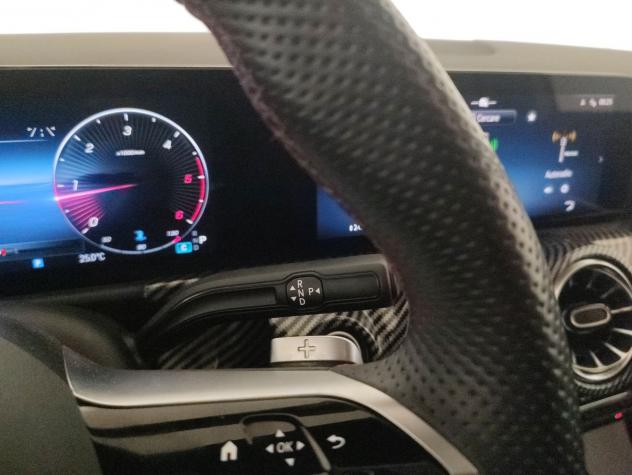 Mercedes-Benz GLA GLA 200 d AMG Line Prem - Foto 9