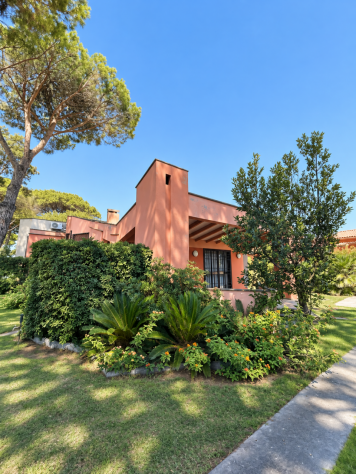 Bifamiliare in vendita a San Felice Circeo
