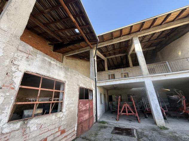 RUSTICO SU DUE PIANI FUORI TERRA - Foto 3