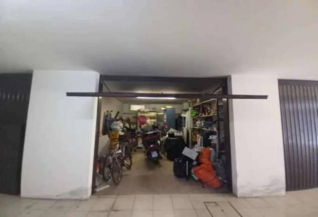 Immobile in asta di 109 m² con più di 5 locali e box auto in vendita a Fermo - Foto 2