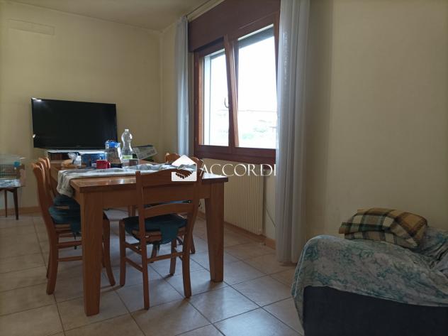 CASA INDIPENDENTE di 10 vani e di 620 mq (SANTA LUCIA DI PIAVE) rif. RAZ08 - Foto 14