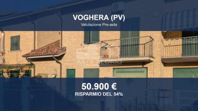 Immobile in asta di 112 m², box auto in vendita a Voghera