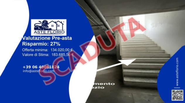 Immobile in asta di 450 m² con più di 5 locali in vendita a Renate