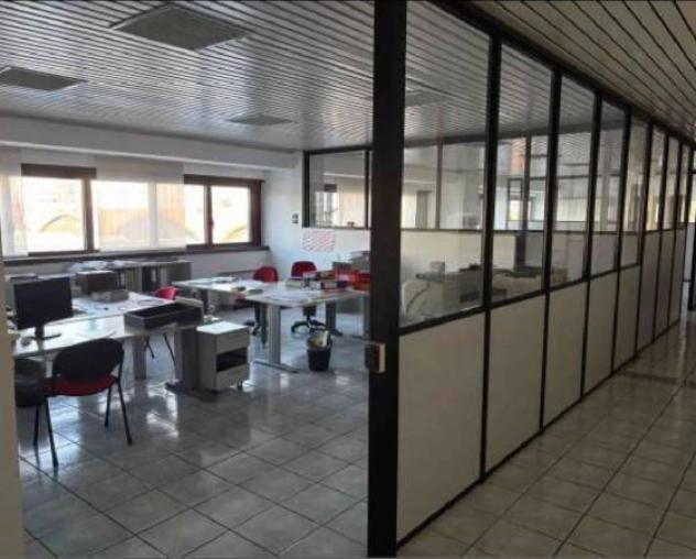 Immobile in asta di 652 m² con più di 5 locali in vendita a Trezzano sul Naviglio - Foto 4