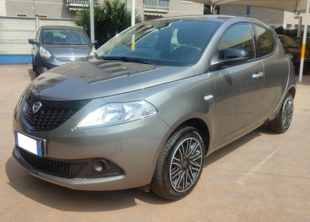 Lancia Ypsilon 1.0 Hybrid Oro - Foto 2