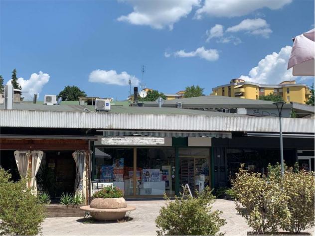 C2850SP - San Mariano - Vendiamo locale ottima redditività!