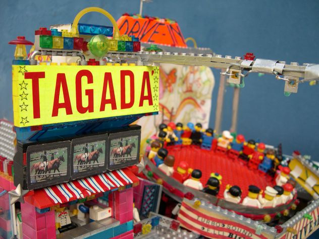 TAGADA modellino della giostra costruito interamente in LEGO - Foto 10
