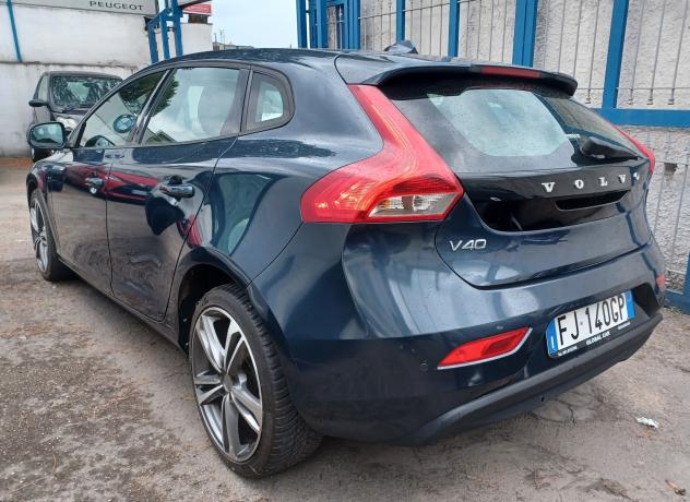 Volvo V40 D3 Geartronic Momentum ANNO 2017 - Foto 3