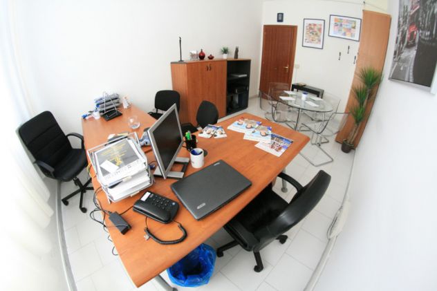 Ufficio pronto con posto auto euro 170 - Foto 9