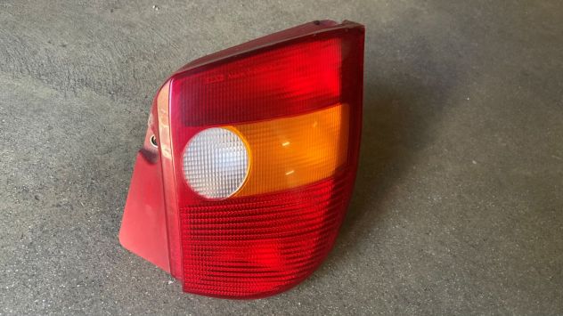 Fanale posteriore DX Fiat Palio berlina del 2000 (46537830) - Foto 2