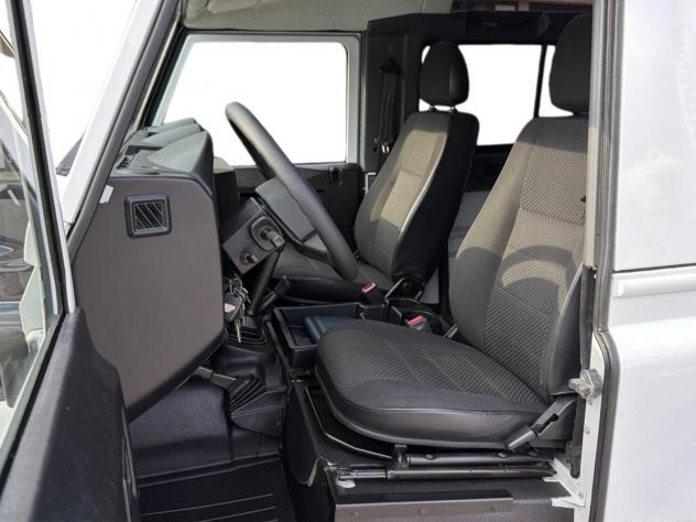 Land Rover Defender Defender 90 2.2 TD4 122 Cv SW - Cerchi, Clima, Radio ecc - Foto 8