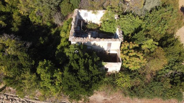 Cartoceto (pu) posizionato su un'altura che domina l'intera vallata del metauro fino alle principali spiagge di fano, non lontano dall'asse viario del - Foto 12