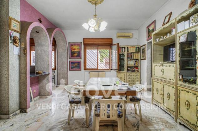 Casa indipendente di 200 m² con più di 5 locali in vendita a Leporano