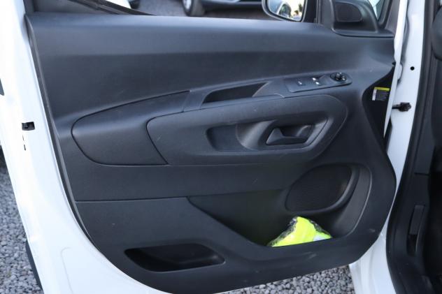 Opel Combo Cargo XL 1.6 Diesel 100CV S&S PL 950kg - Foto 9