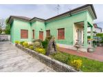 VILLA SINGOLA SU LOTTO DI 400 MQ