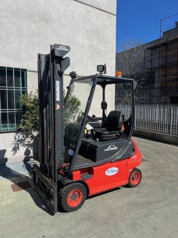 Carrello elevatore usato Linde E16P locazione con riscatto