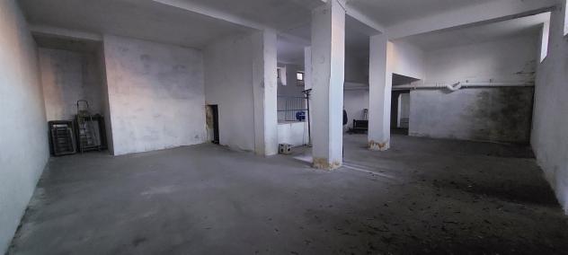 MONZA Buonarroti - ampio deposito al rustico - Foto 3