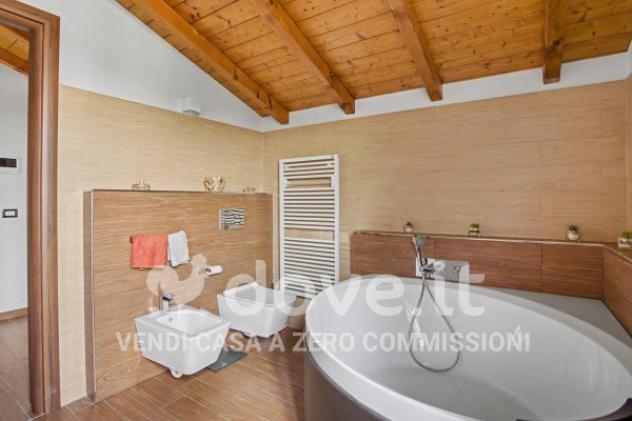 Villa di 170 m² con 4 locali e box auto in vendita a Leggiuno - Foto 20