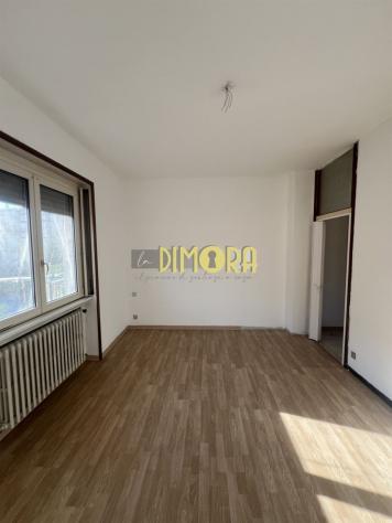 AMPIO QUADRILOCALE CON GIARDINO IN CONTESTO BIFAMILIARE – SENZA SPESE CONDOMINIALI - Foto 18