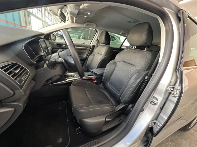 Renault Mane Sporter TCe 140 CV EDC Intens - Foto 8