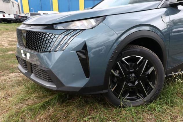 PEUGEOT 5008 Hybrid 145 e-DCS6 GT rif. 24133890 - Foto 4