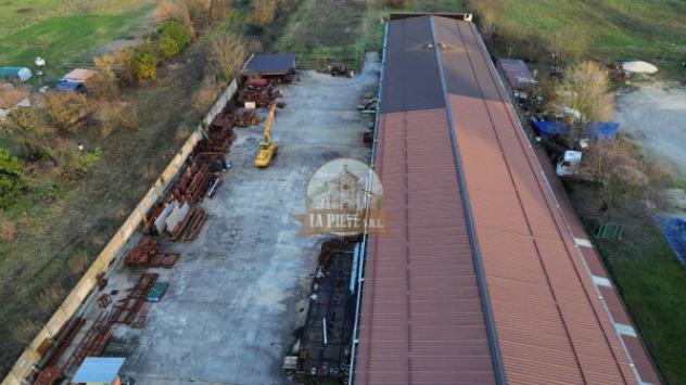 Immobile di 1100 m² con 2 locali in vendita a Novi Ligure - Foto 2