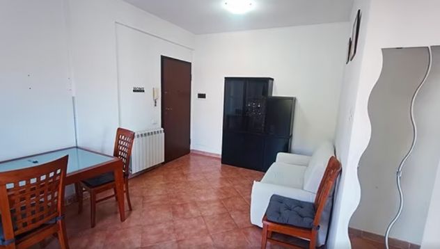 ACILIA BILOCALE CON POSTO AUTO